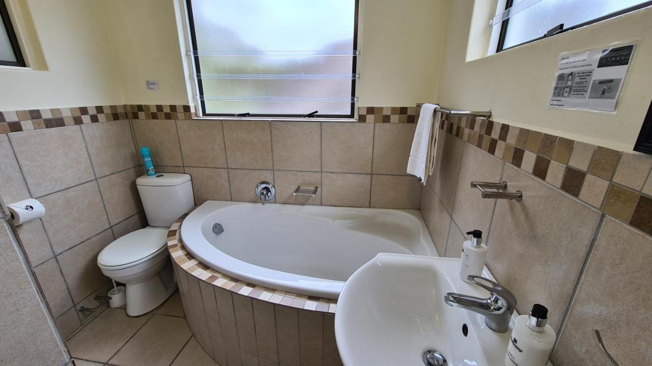 Hathaway Guest House Ист-Лондон Экстерьер фото