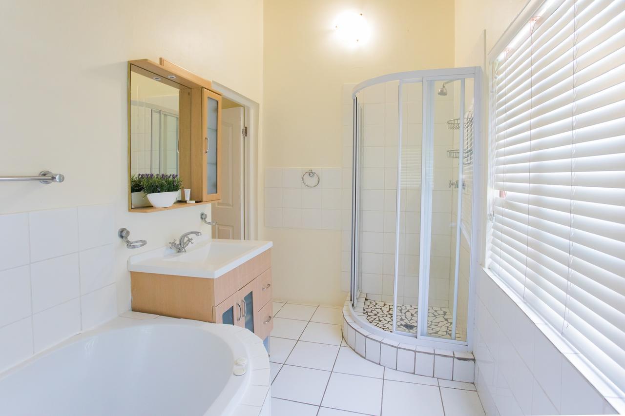 Hathaway Guest House Ист-Лондон Экстерьер фото