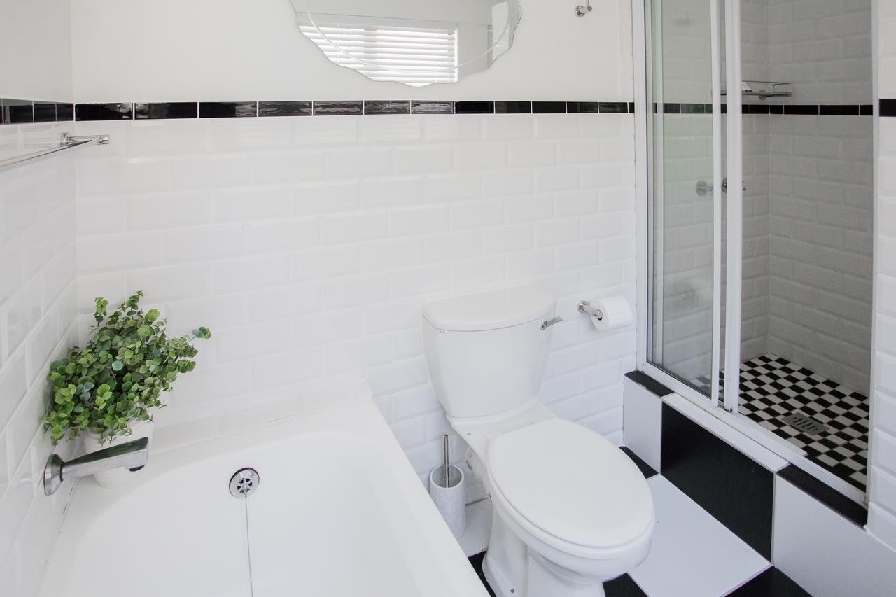 Hathaway Guest House Ист-Лондон Экстерьер фото